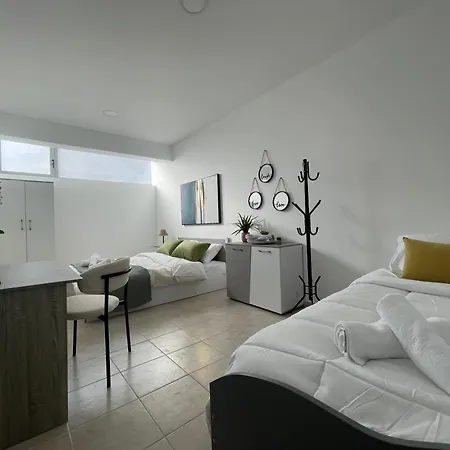 Aiolos Chania Center Luxury Near The Garden Appartement