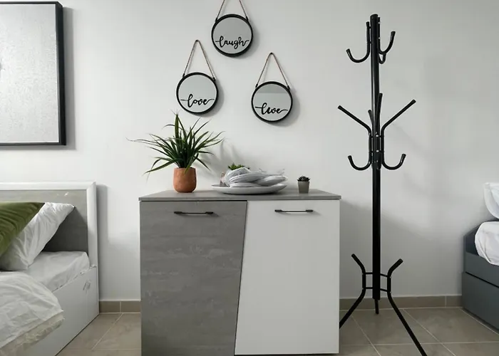 Aiolos Chania Center Luxury Near The Garden Ханья