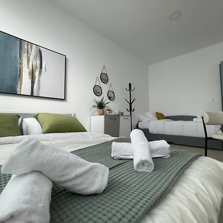 Aiolos Chania Center Luxury Near The Garden Apartment *